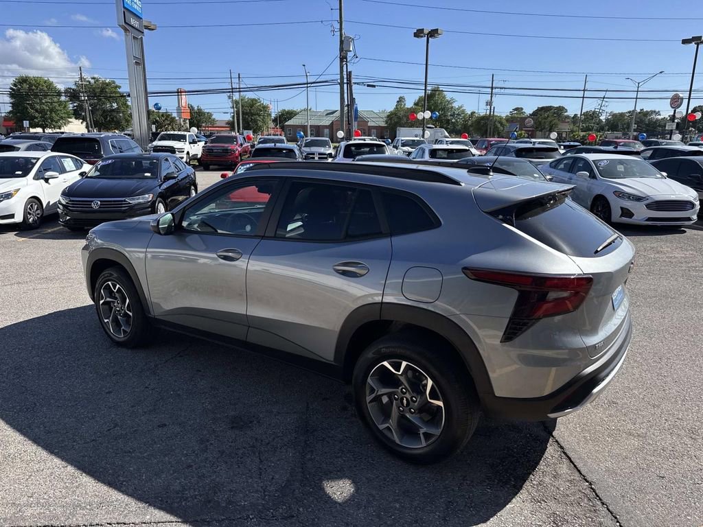 Certified 2025 Chevrolet Trax LT w/ LT Convenience Package image 6