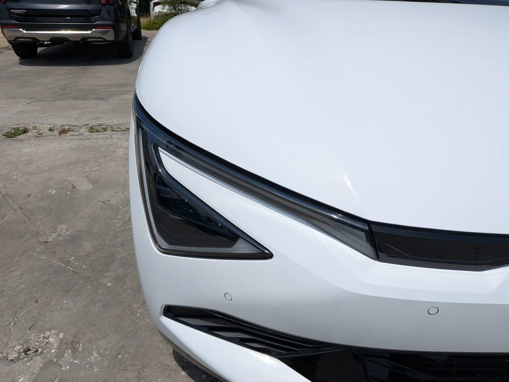 Certified 2025 Kia EV6 Wind RWD image 10