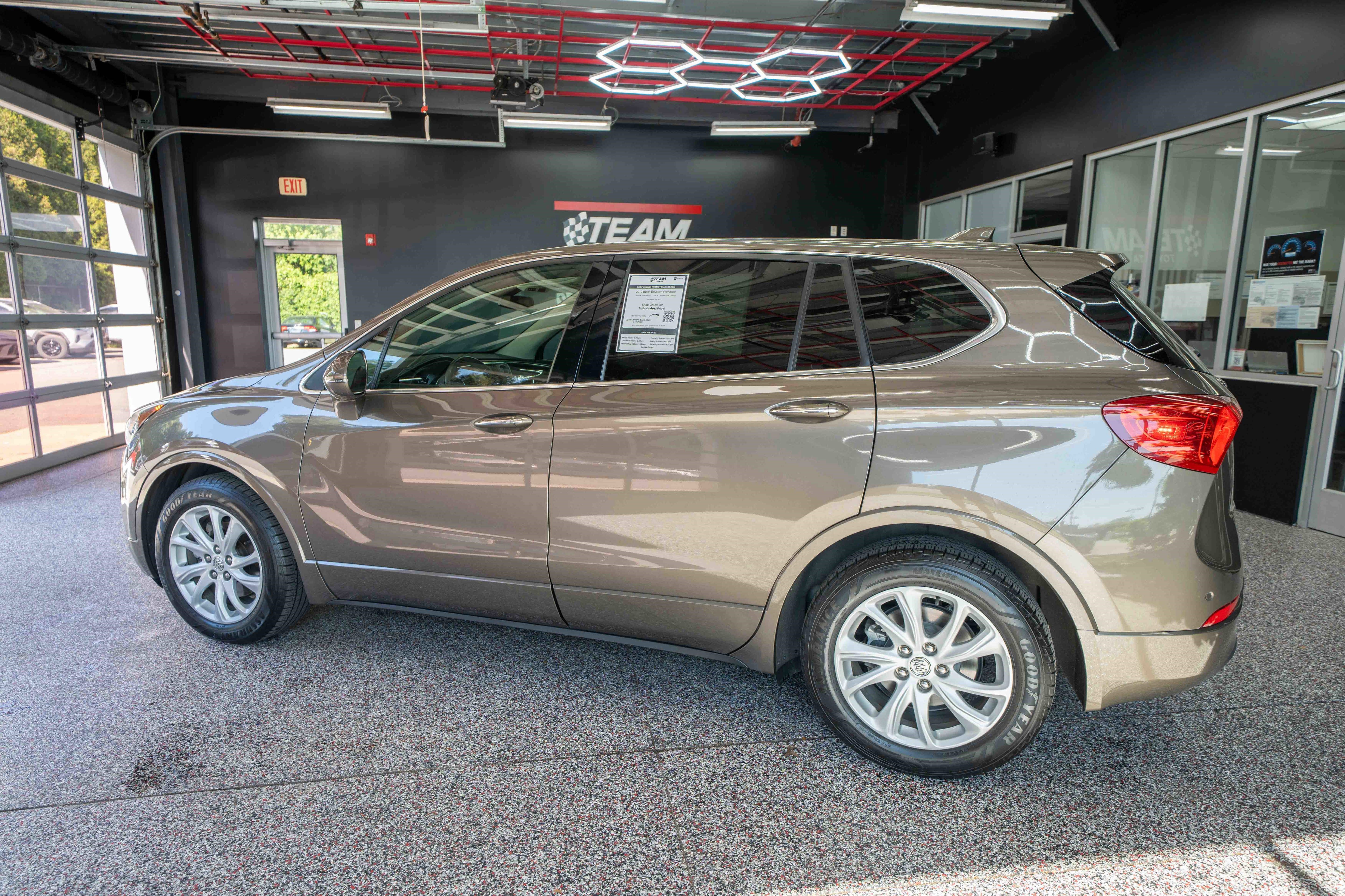 Used 2019 Buick Envision Preferred FWD image 2