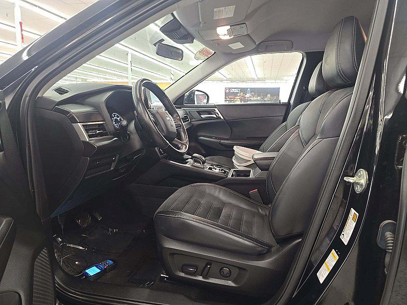 Used 2022 Mitsubishi Outlander SE AWD/4WD image 6