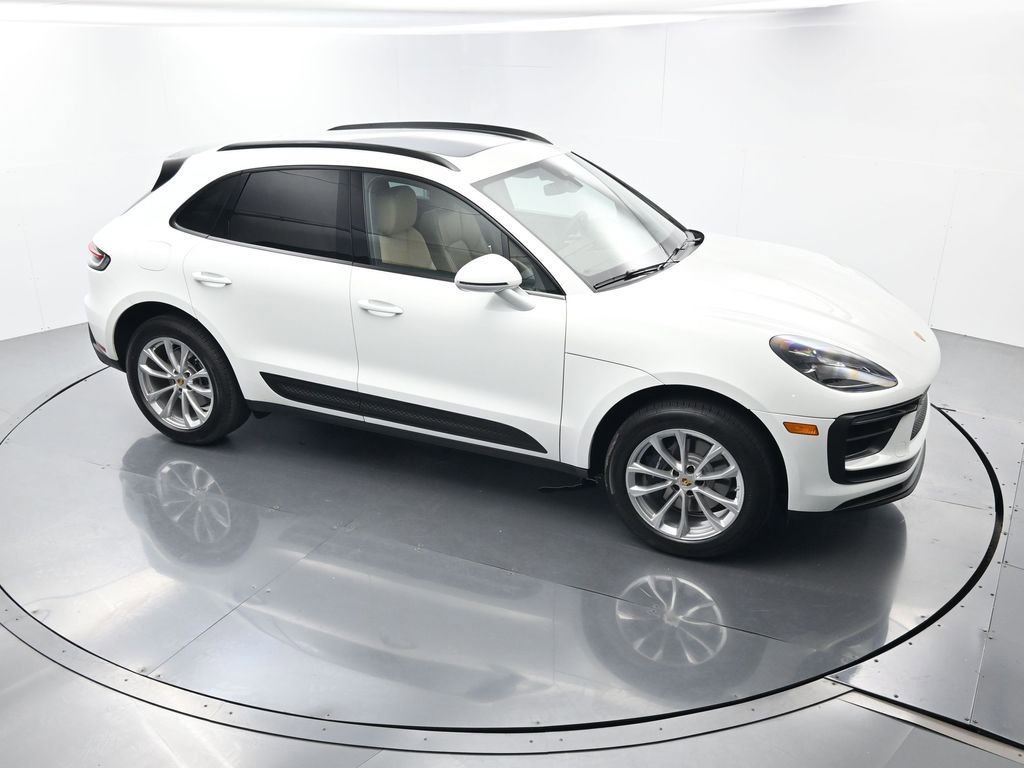 Certified 2022 Porsche Macan AWD/4WD image 42
