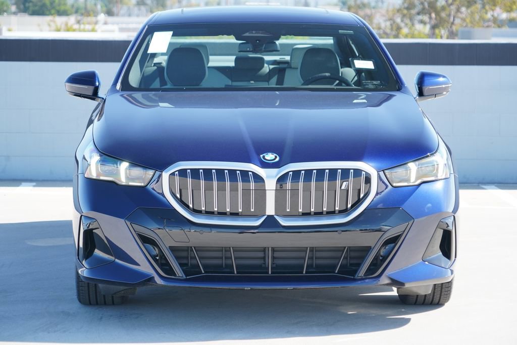 New 2026 BMW i5 eDrive40 w/ M Sport Package RWD image 2