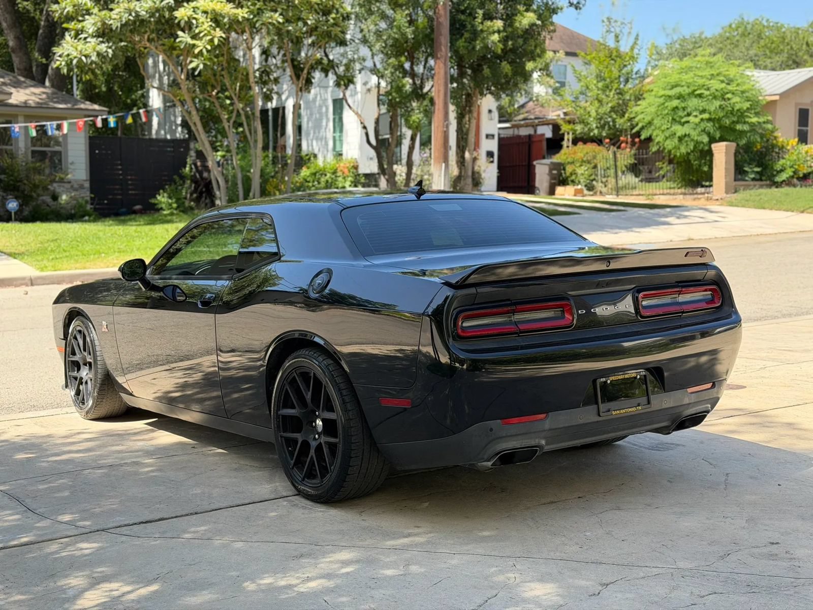 Used 2015 Dodge Challenger R/T Scat Pack w/ Leather Interior Group RWD image 7