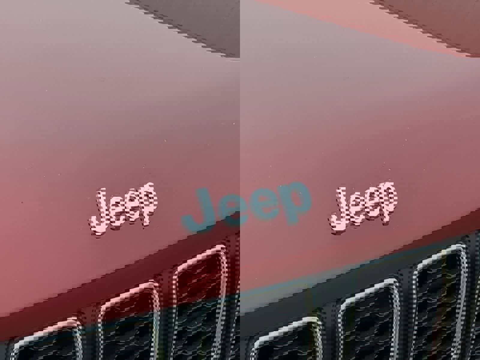 Used 2023 Jeep Grand Cherokee Laredo image 12