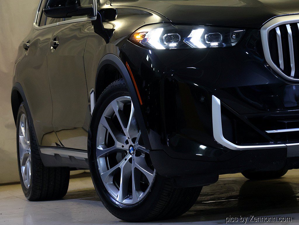 Certified 2024 BMW X5 xDrive40i w/ Premium Package AWD/4WD image 4
