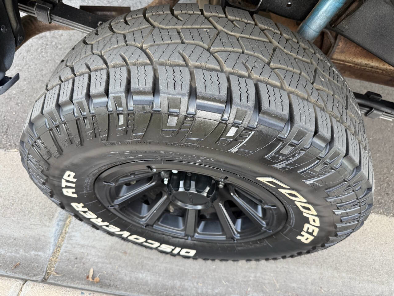 Used 2010 Toyota Tacoma V6 4x4 4dr Double Cab 5.0 ft S image 12