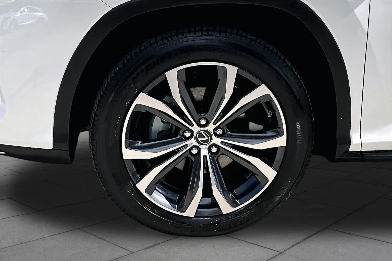 Used 2022 Lexus RX 350L FWD w/ Premium Package image 11