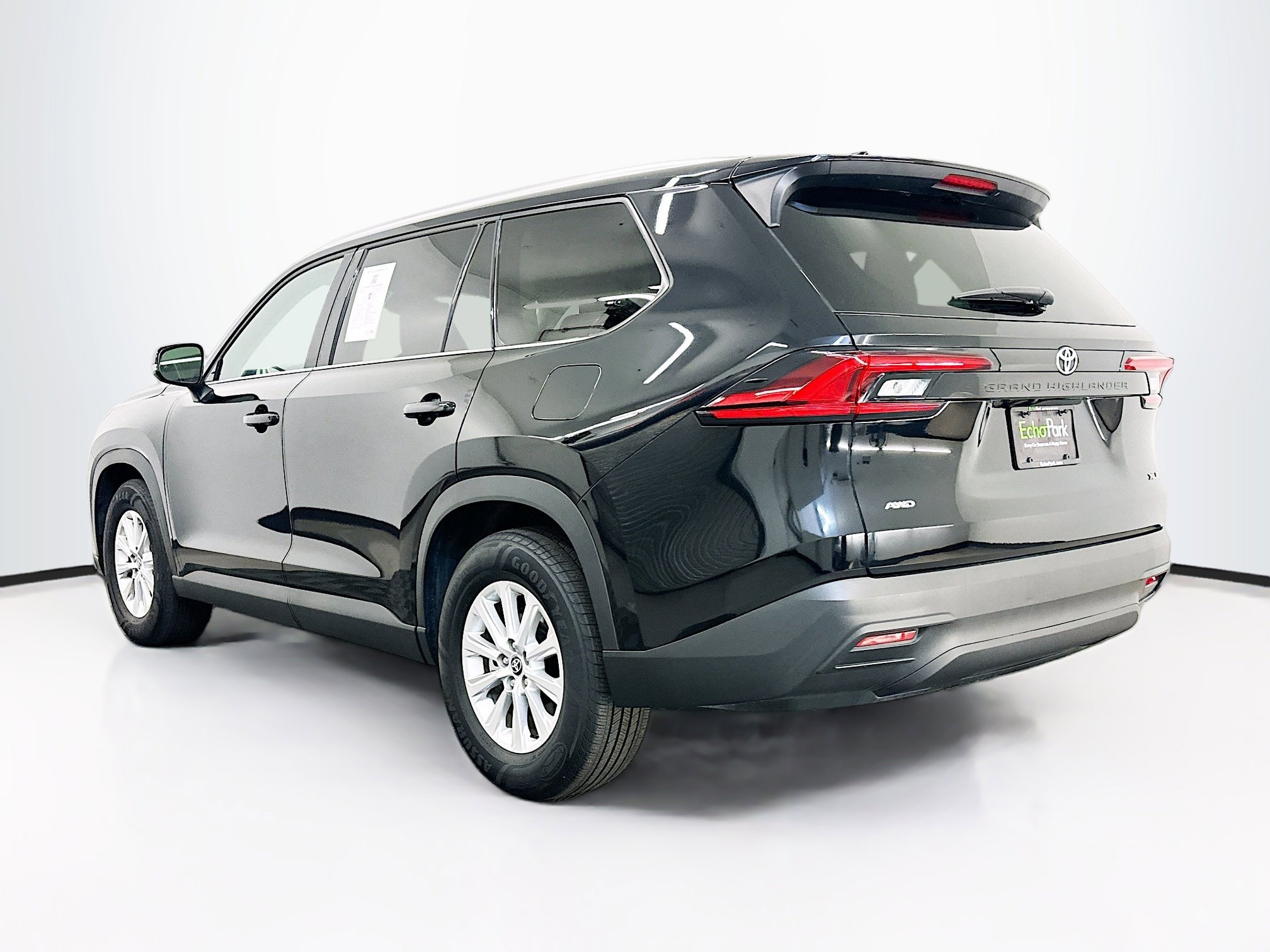 Used 2025 Toyota Grand Highlander AWD image 5