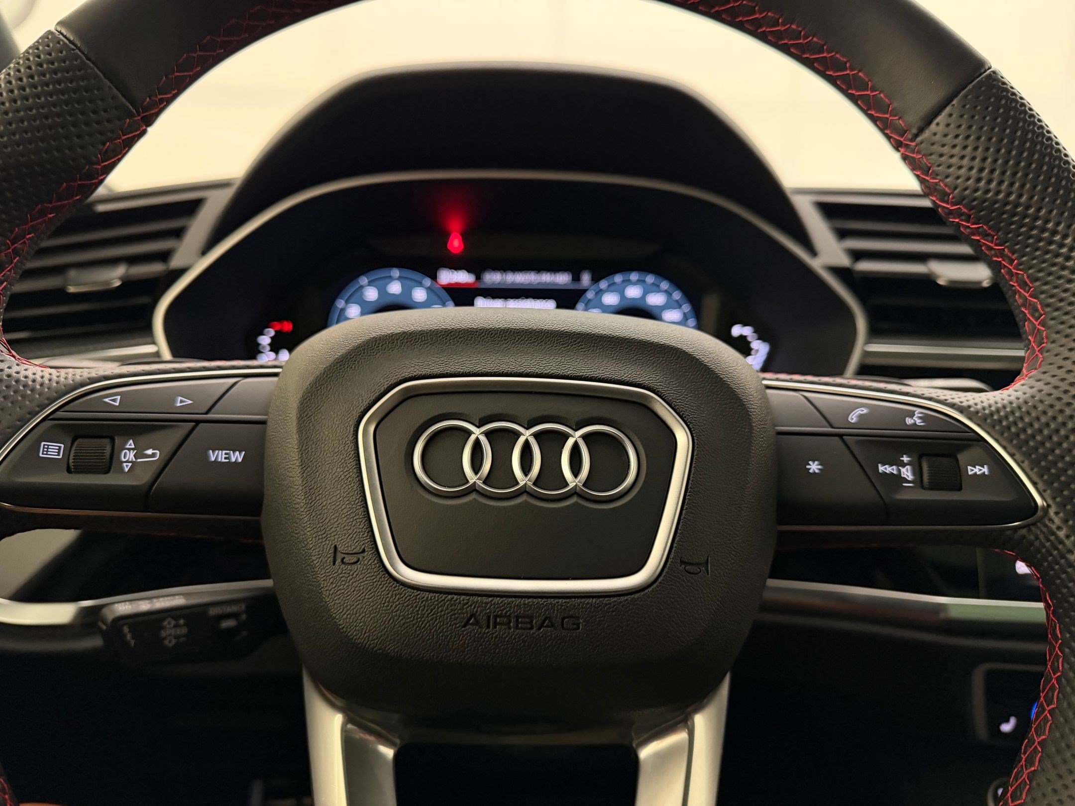 Certified 2025 Audi Q3 2.0T Premium Plus w/ Premium Plus Package AWD/4WD image 11