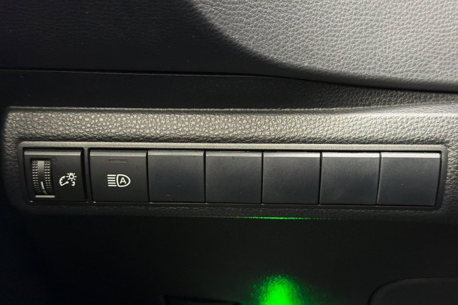 Used 2021 Toyota Corolla SE w/ Carpet Mat Package (TMS) FWD image 30