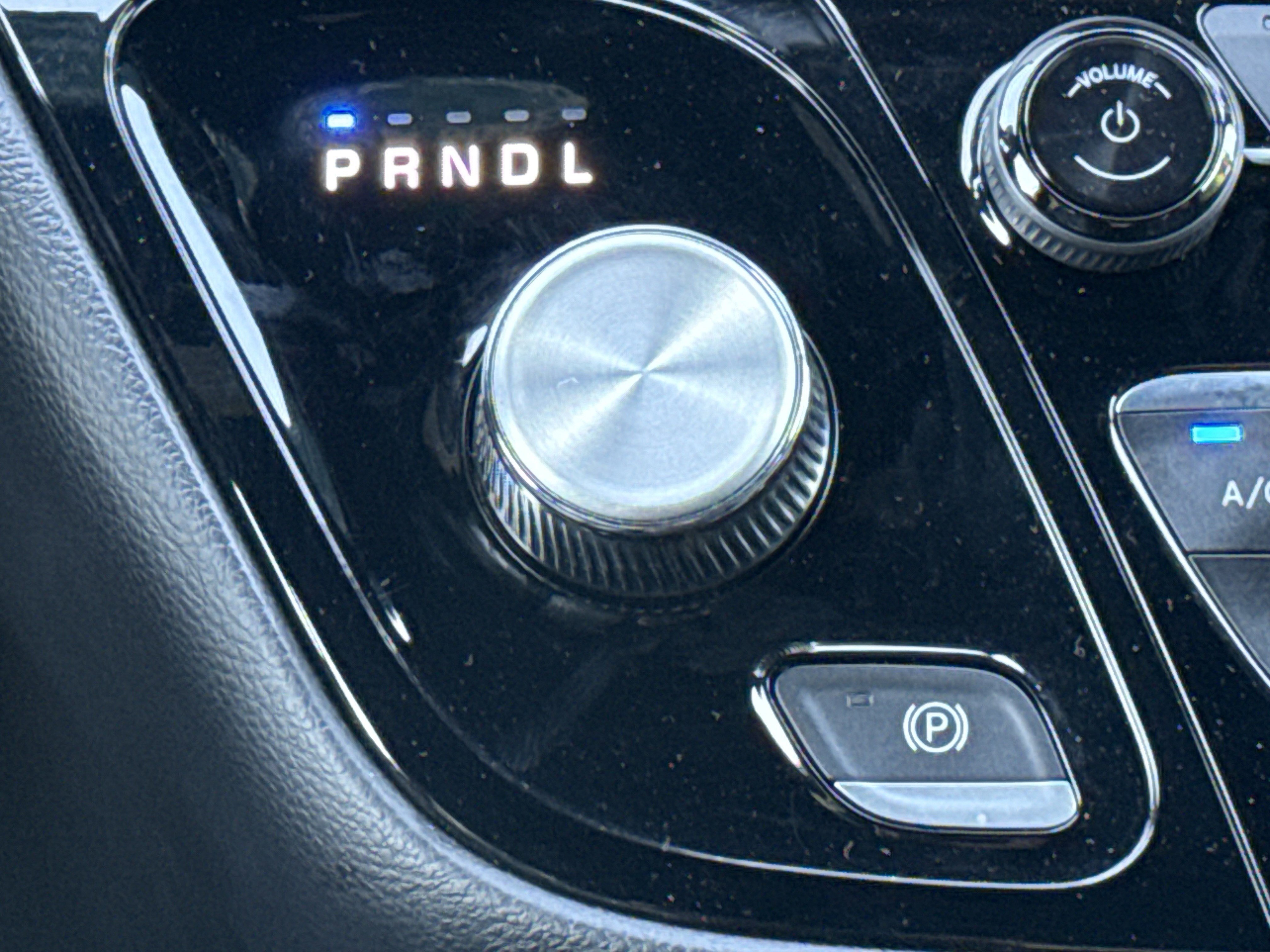 Used 2025 Chrysler Pacifica Select FWD image 24