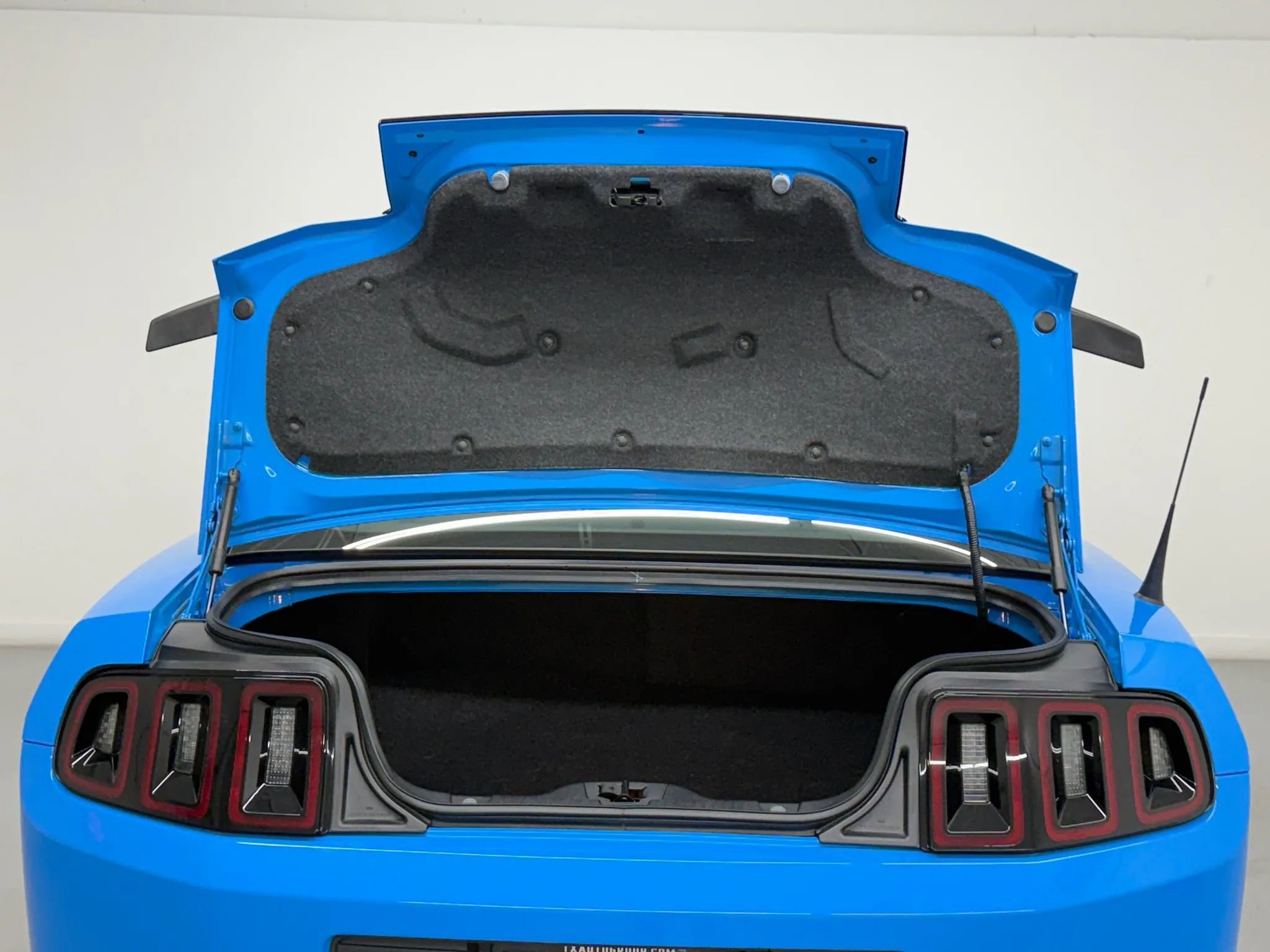 Used 2013 Ford Mustang Boss 302 RWD image 27