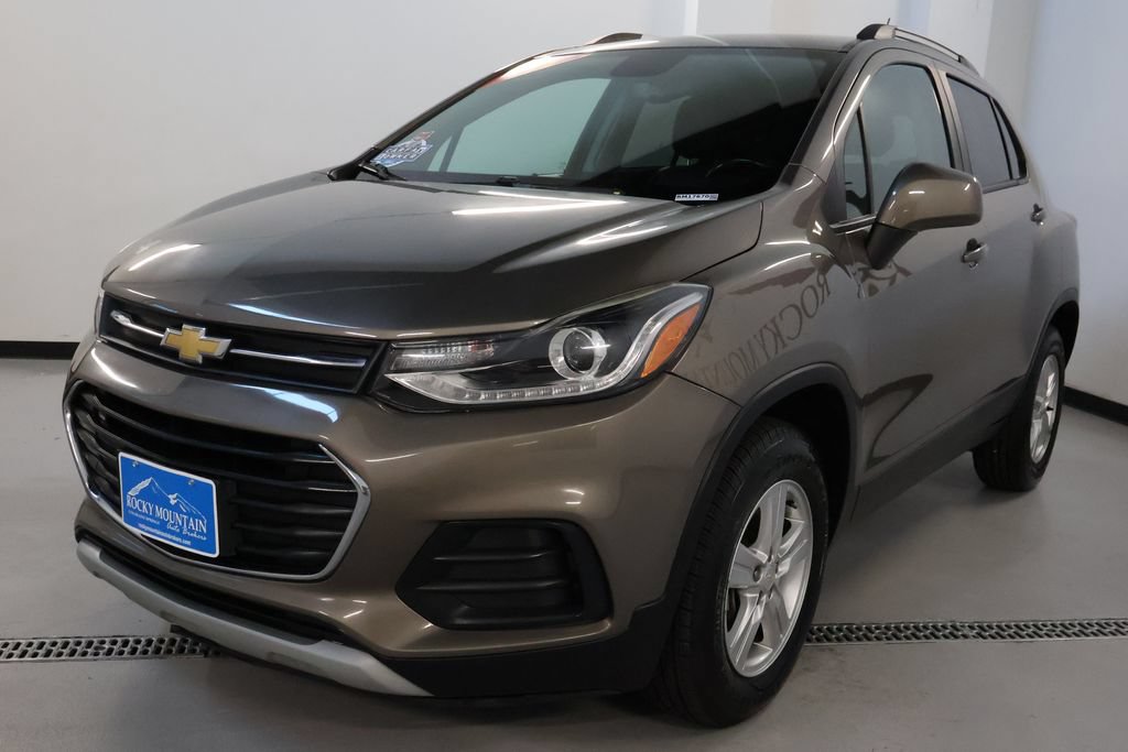 Used 2022 Chevrolet Trax LT w/ Driver Confidence Package AWD/4WD image 3