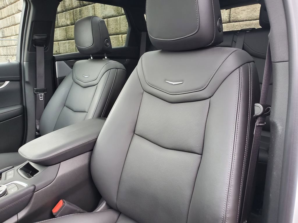 Certified 2023 Cadillac XT5 Sportv w/ Technology Package image 39