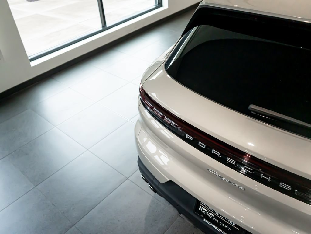 Certified 2025 Porsche Cayenne AWD/4WD image 35