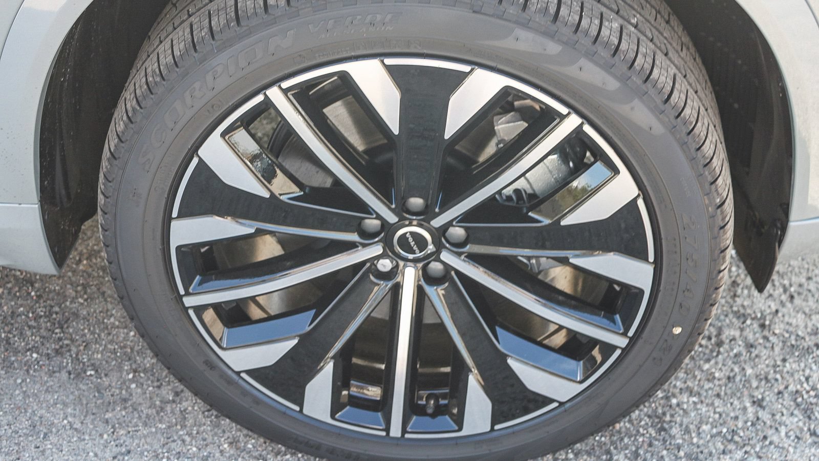 New 2026 Volvo XC90 T8 Plus w/ Protection Package Premier AWD/4WD image 12