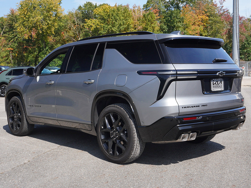 Used 2026 Chevrolet Traverse RS AWD/4WD image 14