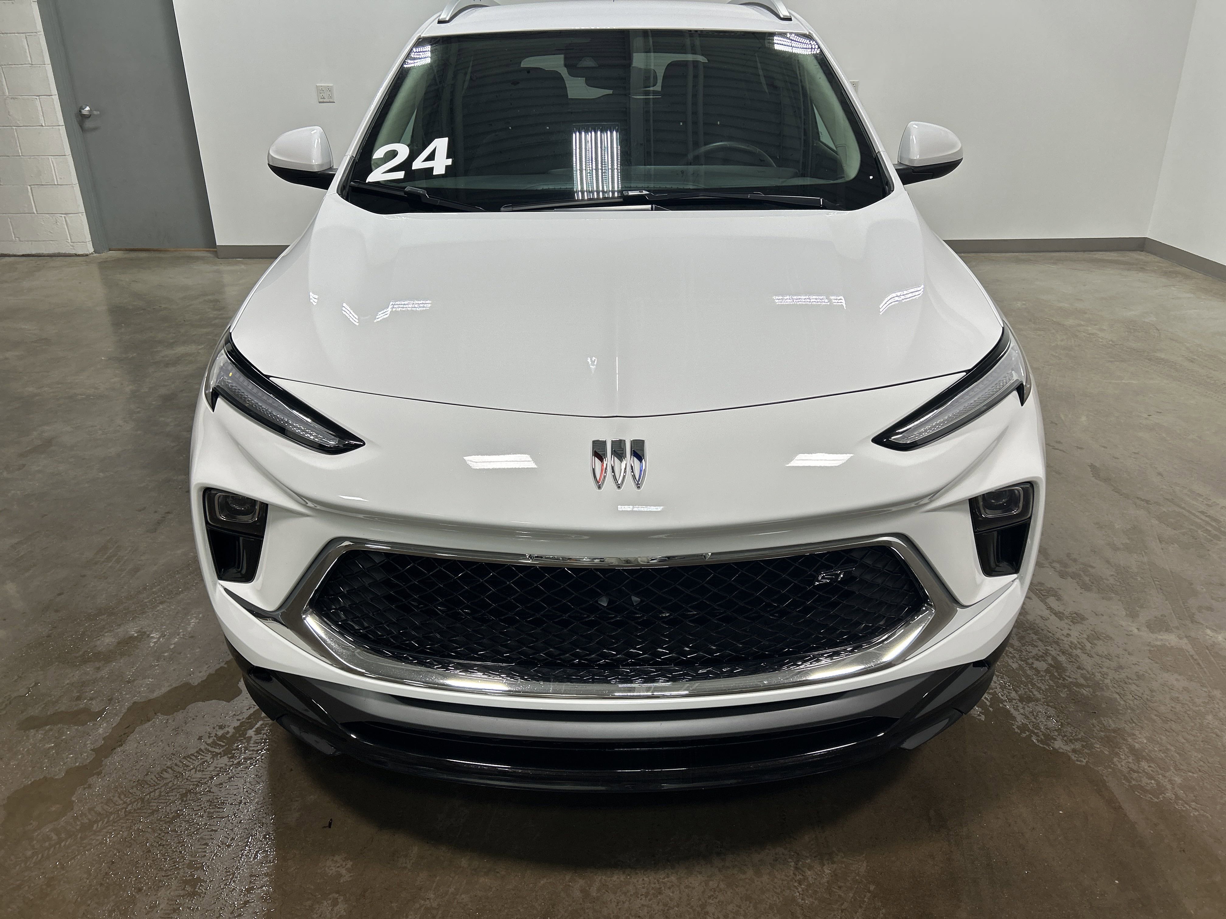 Used 2024 Buick Encore GX Sport Touring image 7