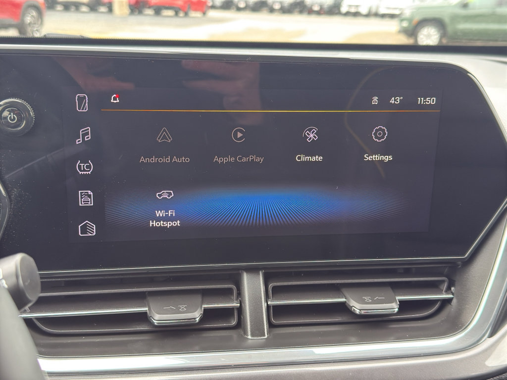 Used 2025 Chevrolet Trax ACTIV w/ Driver Confidence Package image 18