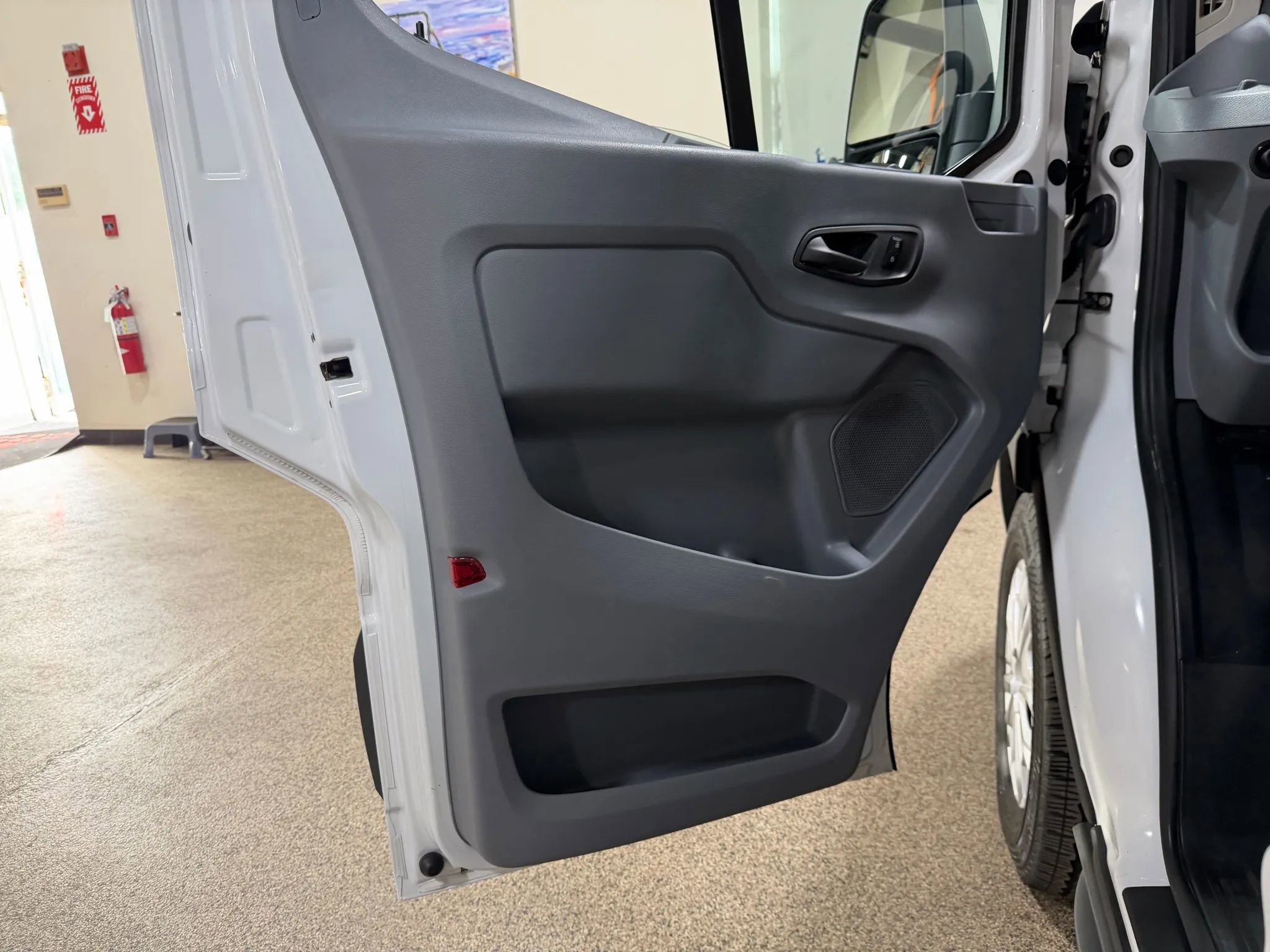 Used 2018 Ford Transit 350 XL image 40
