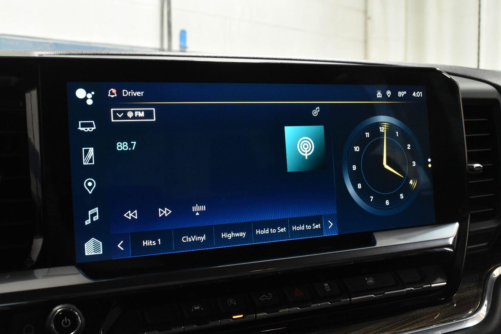 Used 2023 Chevrolet Silverado 1500 LT AWD/4WD image 14