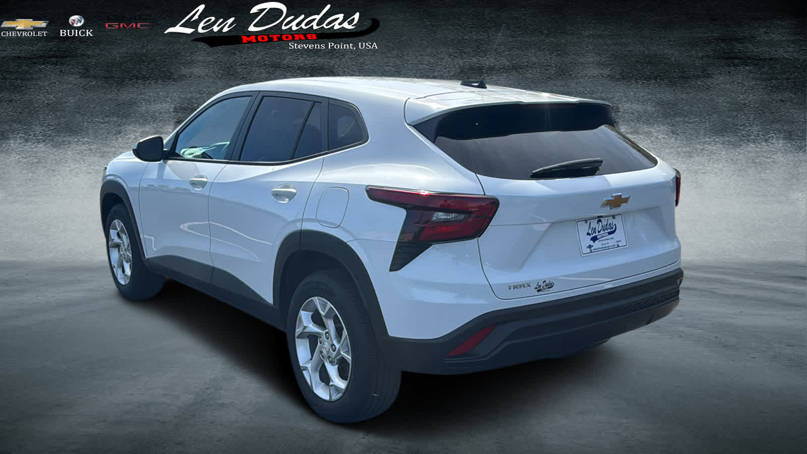 Used 2024 Chevrolet Trax LS w/ LS Convenience Package FWD image 3