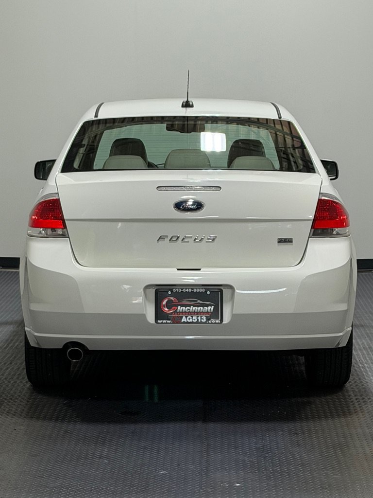 Used 2010 Ford Focus SEL FWD image 6