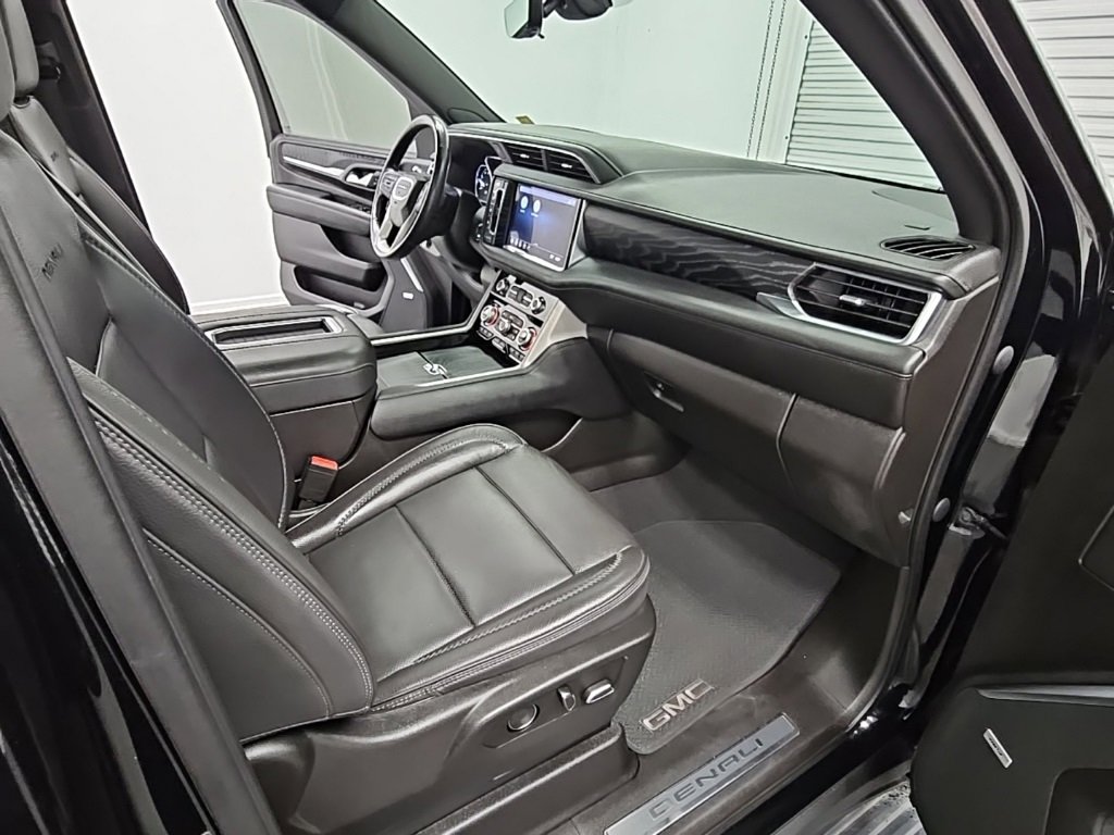 Used 2021 GMC Yukon XL Denali w/ Denali Premium Package image 44