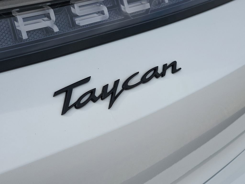 Used 2025 Porsche Taycan image 32