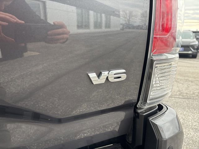 Used 2023 Toyota Tacoma Limited image 14