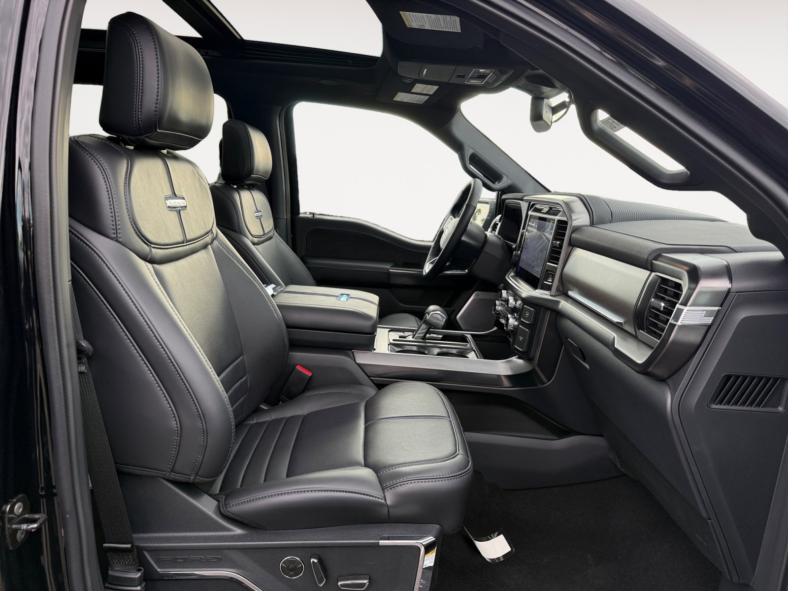 New 2025 Ford F150 Platinum w/ Equipment Group 702A High image 19