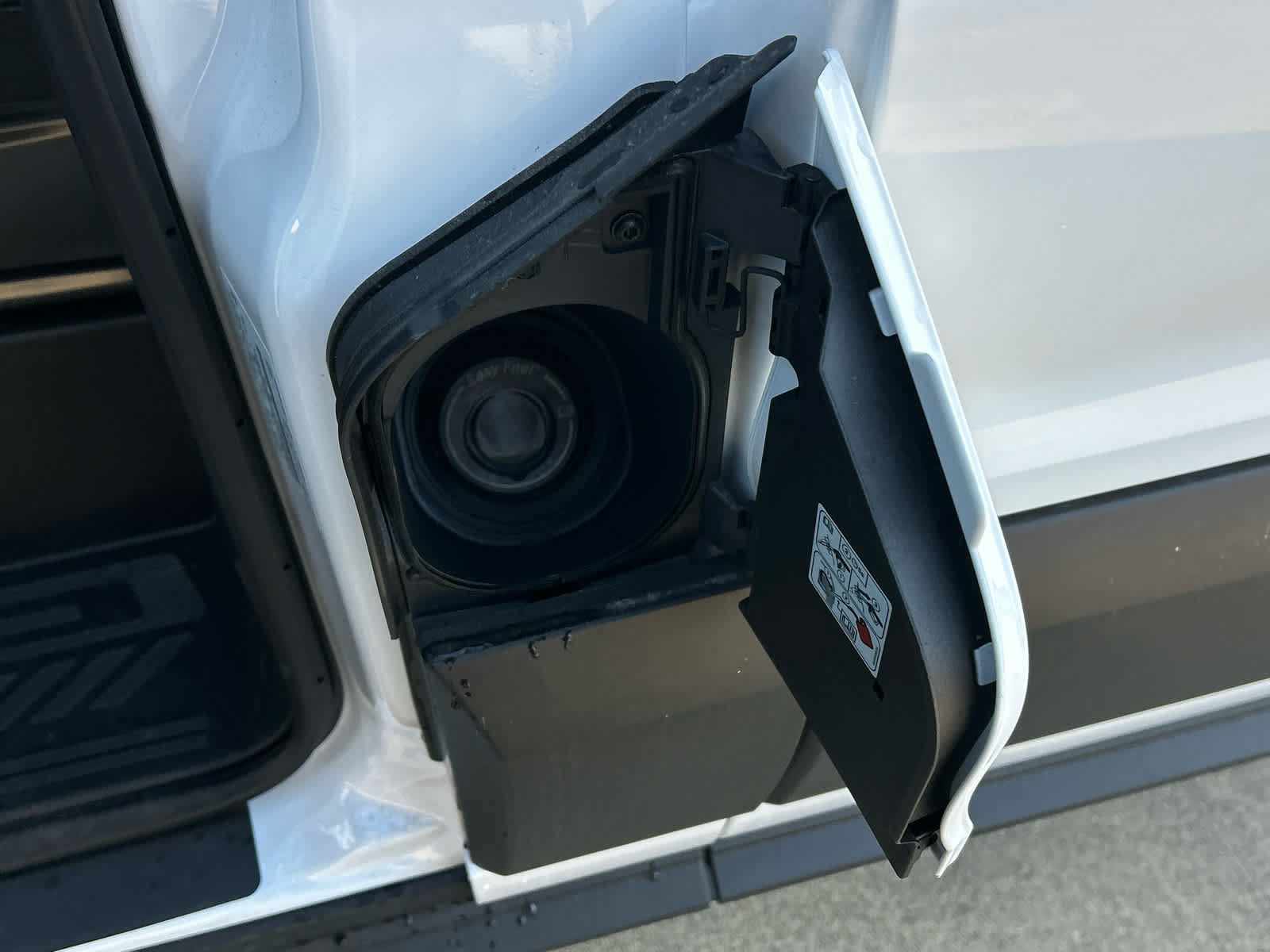 New 2026 Ford Transit 250 148 Medium Roof w/ Load Area Protection Package RWD image 14