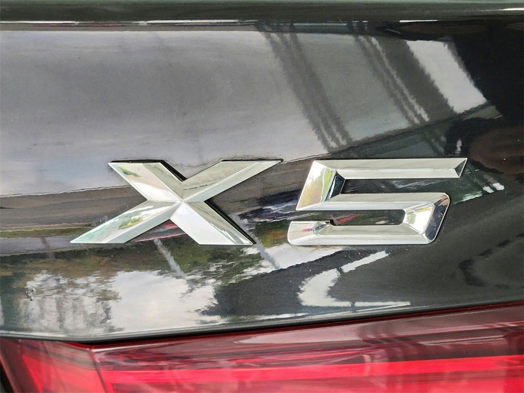 Used 2017 BMW X5 xDrive35d image 11