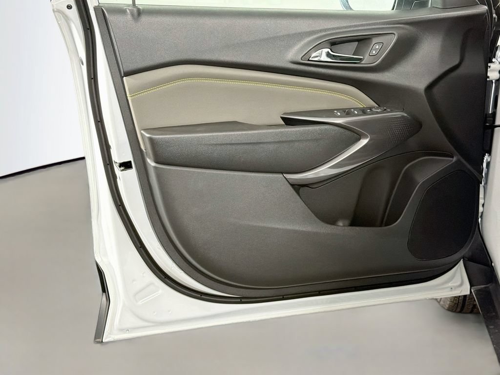 New 2026 Chevrolet Trax ACTIV w/ Driver Confidence Package FWD image 17