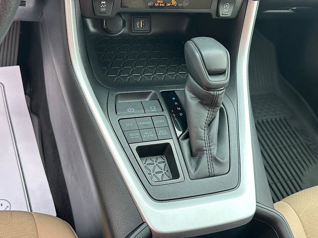 Certified 2025 Toyota RAV4 XLE AWD/4WD image 27