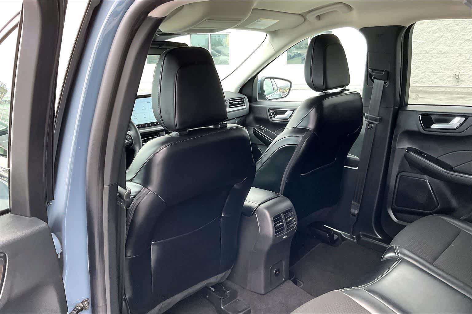 Used 2025 Ford Escape SE FWD image 12