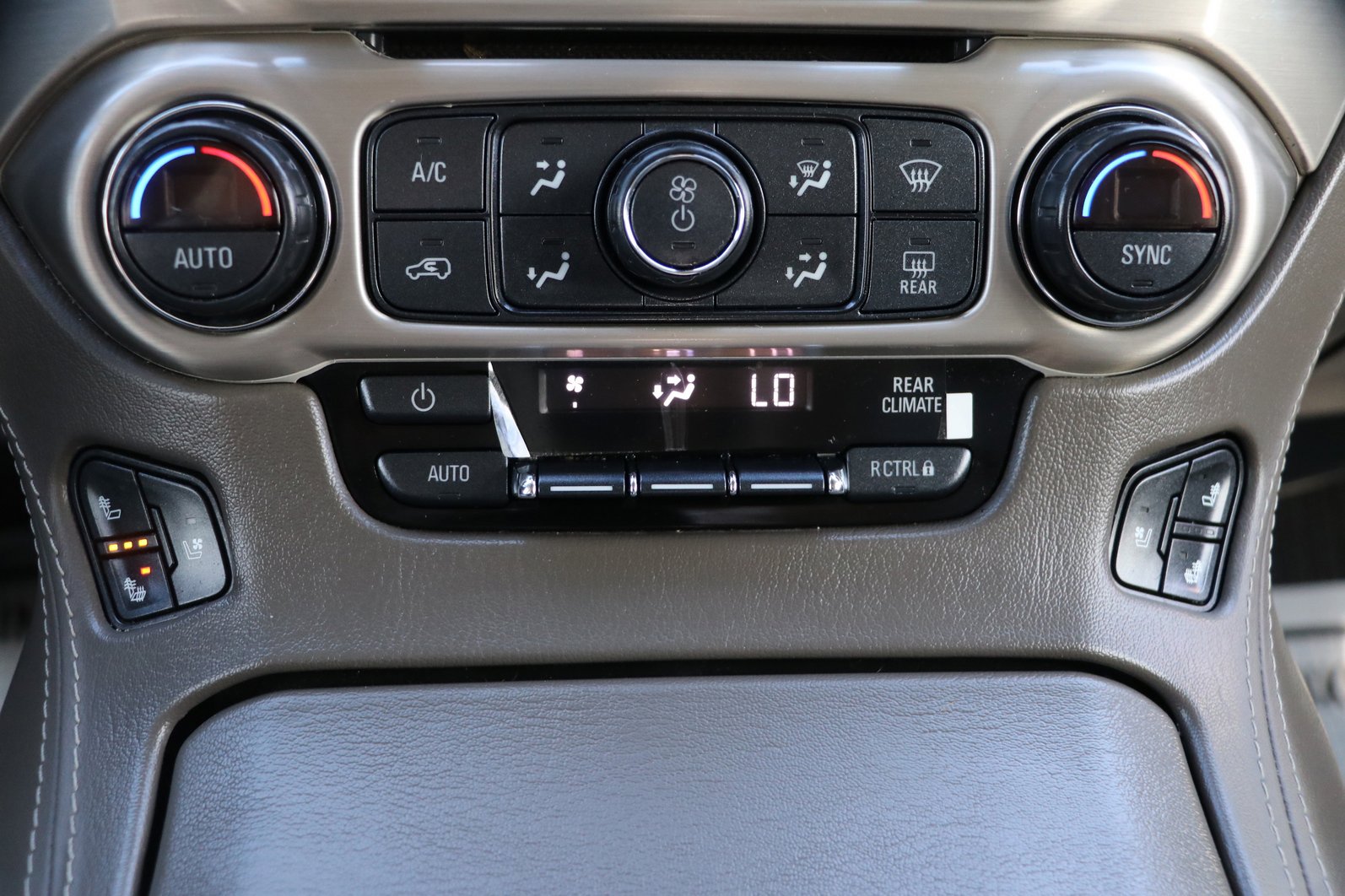 Used 2019 GMC Yukon Denali w/ Denali Ultimate Package image 22