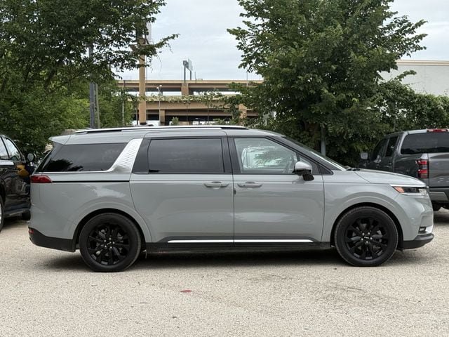 Used 2024 Kia Carnival SX FWD image 3