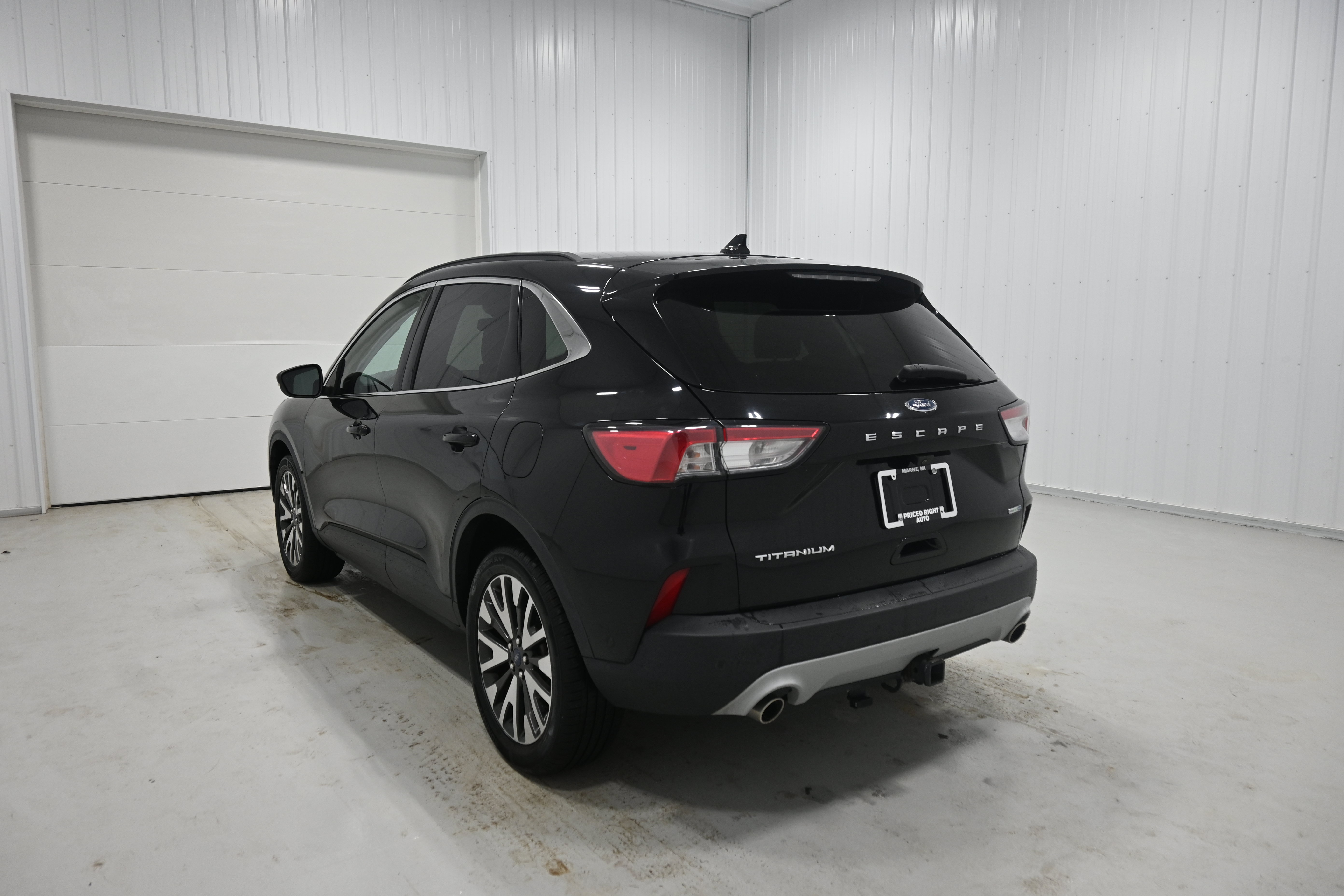 Used 2020 Ford Escape Titanium AWD/4WD image 32