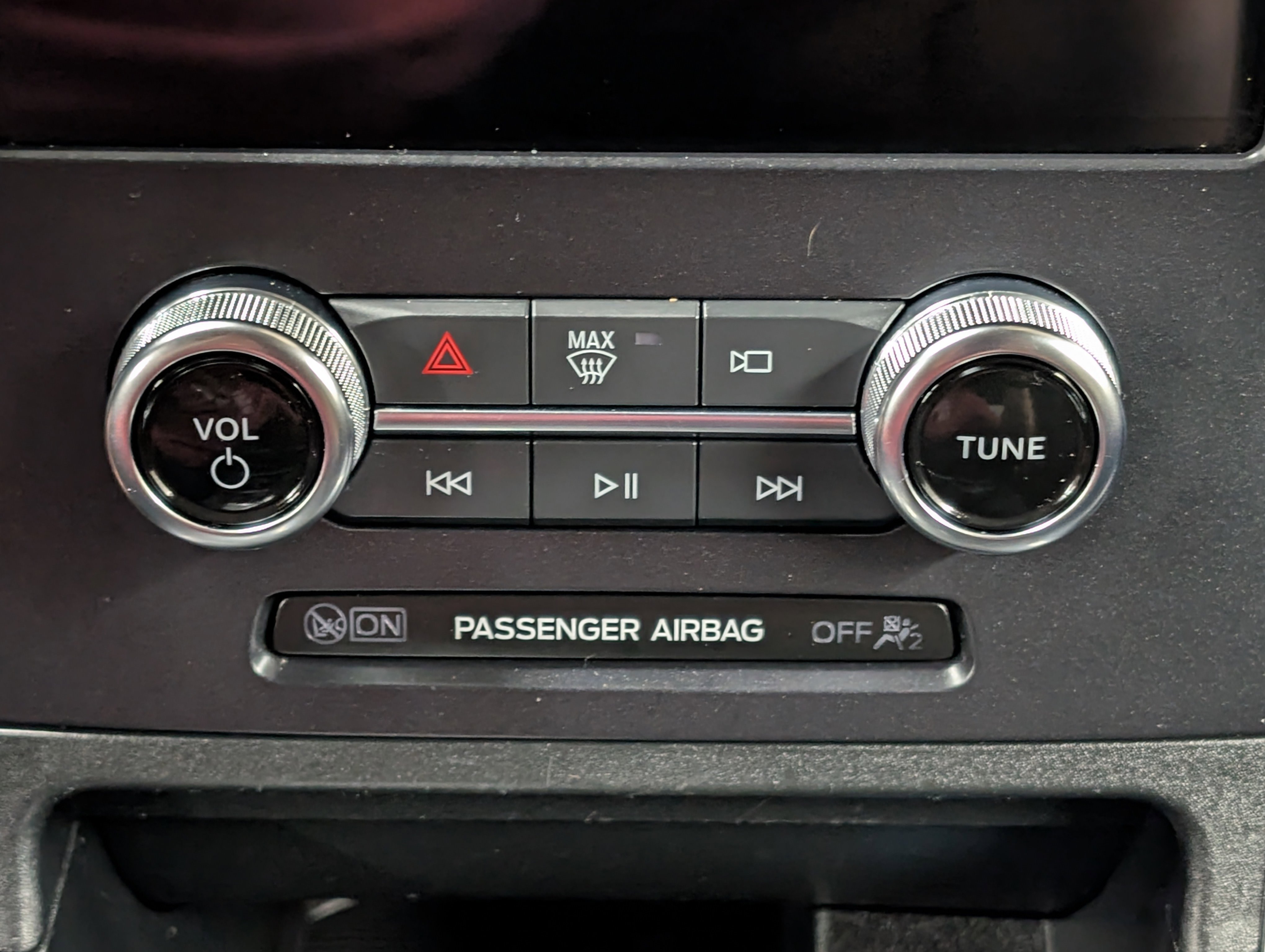 Used 2024 Ford Edge Titanium AWD/4WD image 18