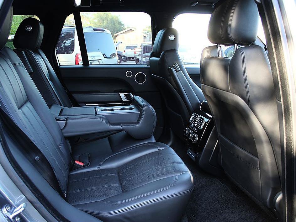 Used 2017 Land Rover Range Rover Supercharged AWD/4WD image 16