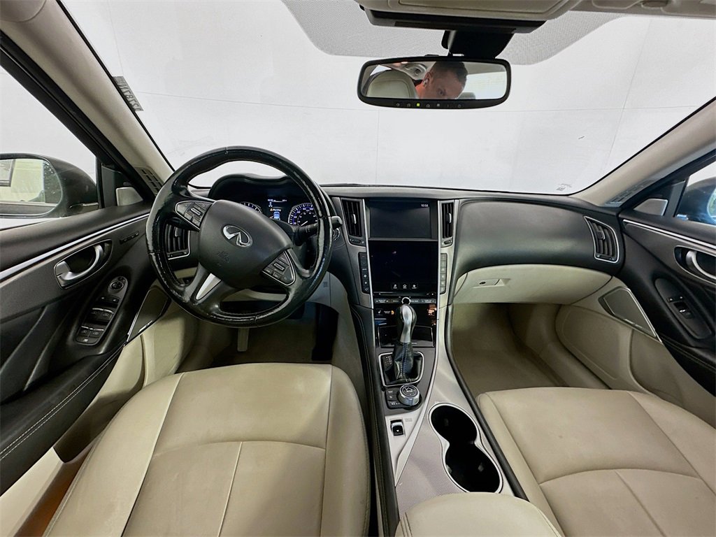 Used 2017 INFINITI Q50 3.0t Premium w/ Driver Assistance Package image 24