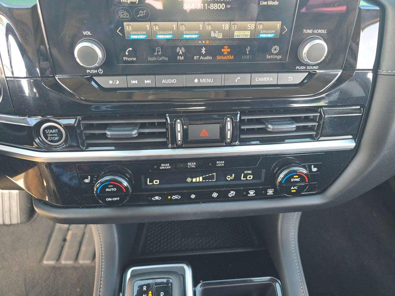 Used 2024 Nissan Pathfinder SV w/ SV Premium Package image 26