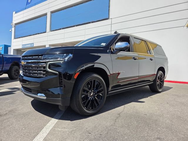 Used 2024 Chevrolet Suburban Premier AWD/4WD image 2