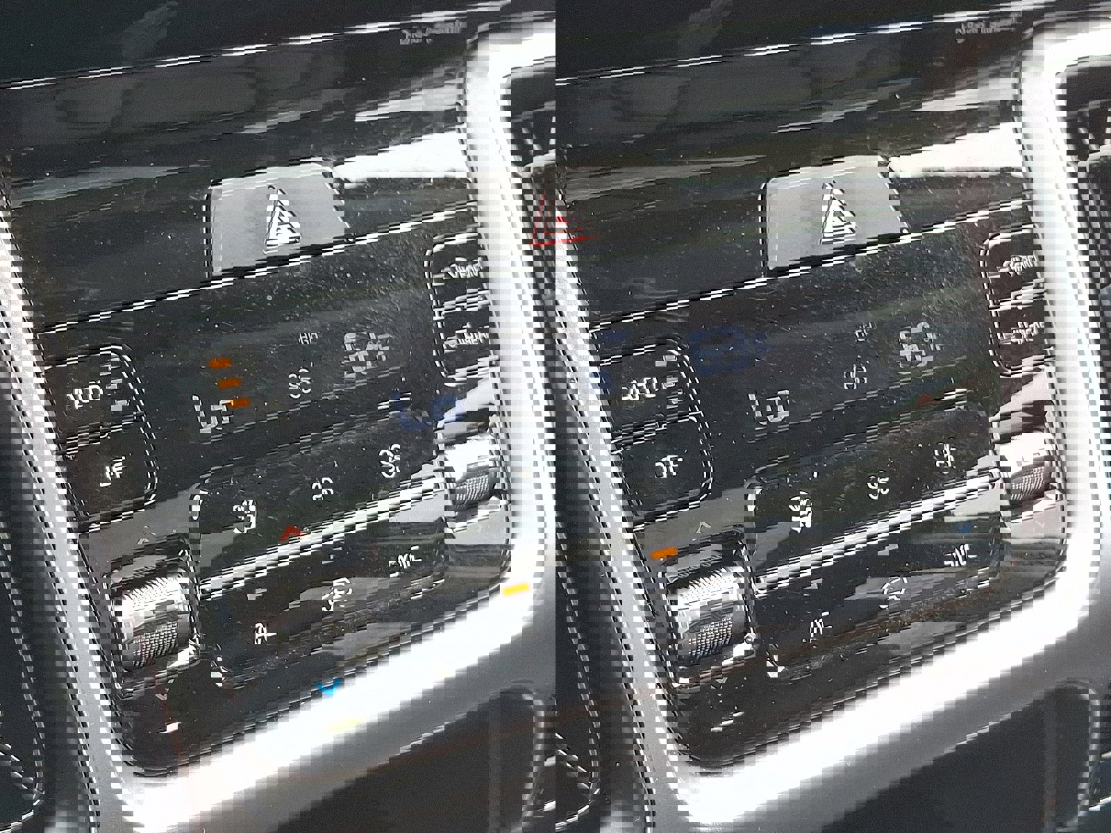 Used 2022 Kia Sorento EX w/ Panoramic Sunroof Package image 17