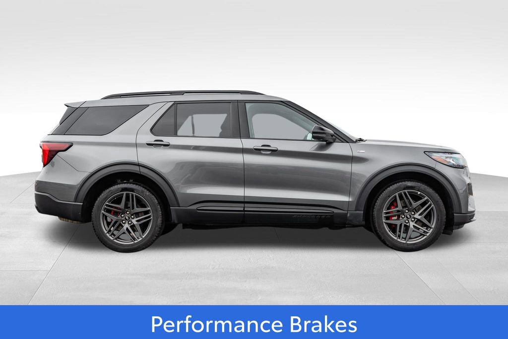 Used 2025 Ford Explorer ST-Line w/ ST-Line Street Pack AWD/4WD image 8