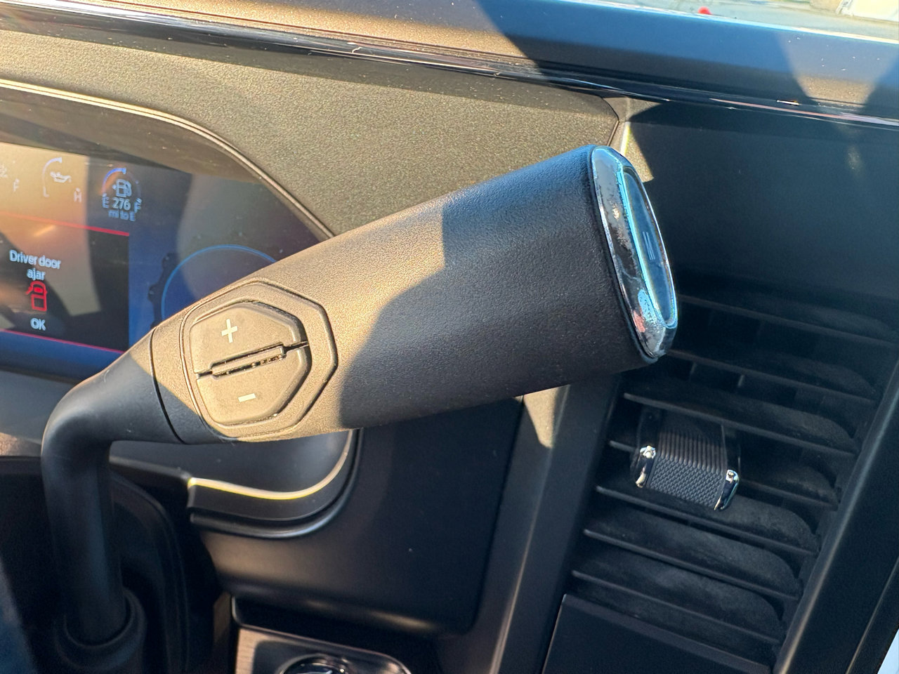 Used 2023 Ford F350 Lariat image 34