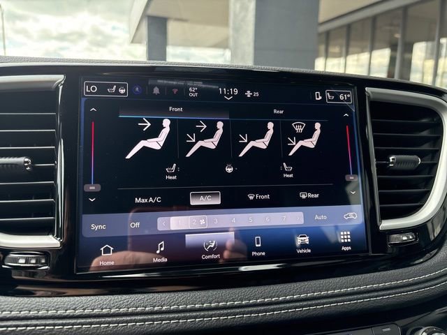 New 2026 Chrysler Pacifica Select image 11