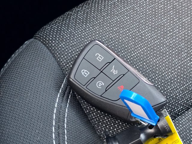 Used 2025 Chevrolet Traverse LT FWD image 24
