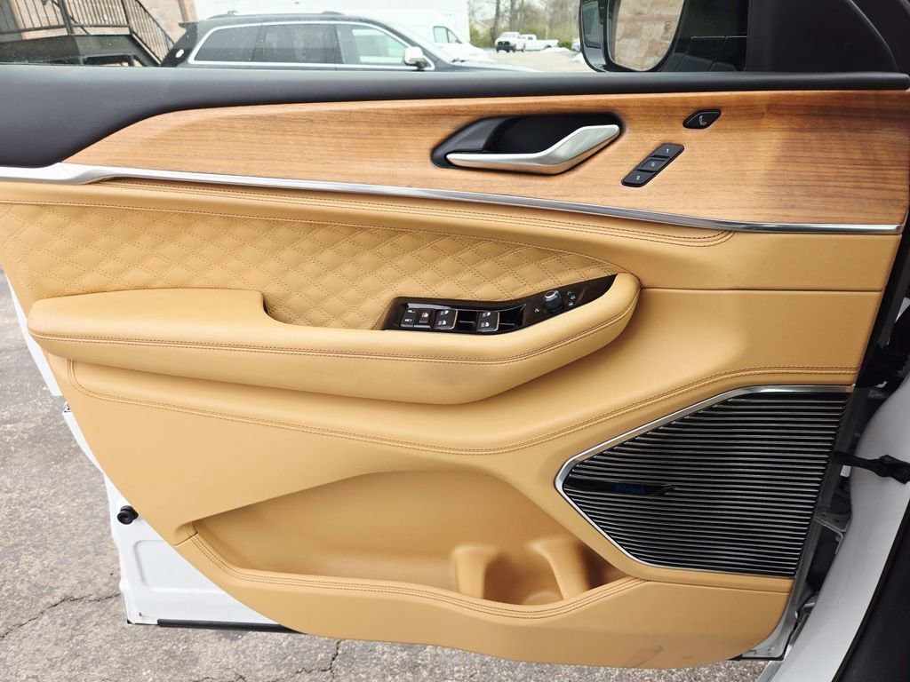 Used 2022 Jeep Grand Cherokee Summit image 39